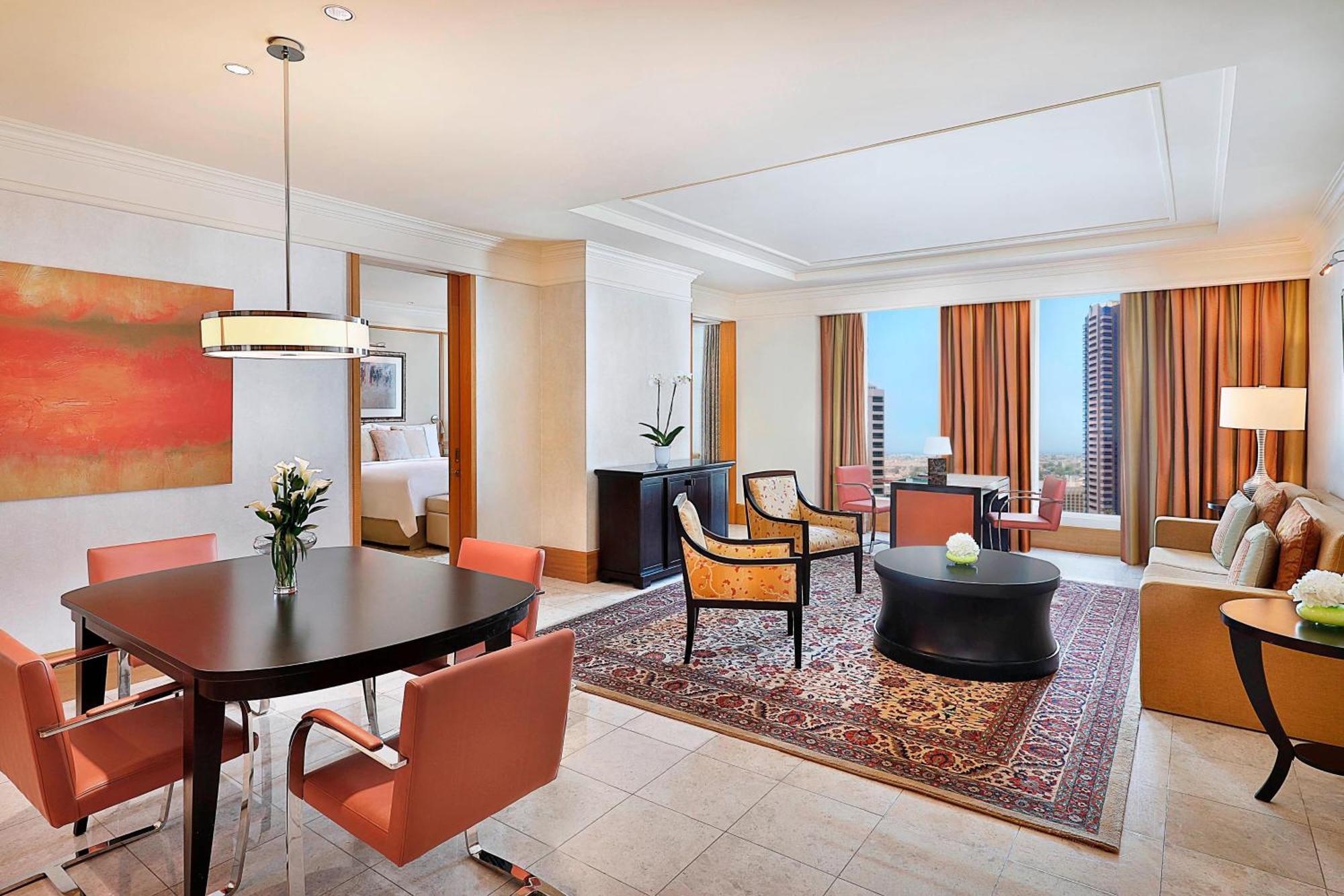 Deluxe Three-Bedroom Apartment